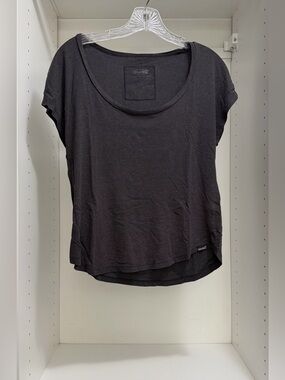 Cariloha black bamboo scoop top, size XS